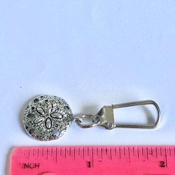 Sand Dollar Zipper Pull Handbag Purse Charm Backpack Silver Tone Sea Life Shell - Picture 6 of 6